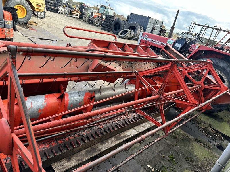 Moissonneuse-batteuse Laverda M150