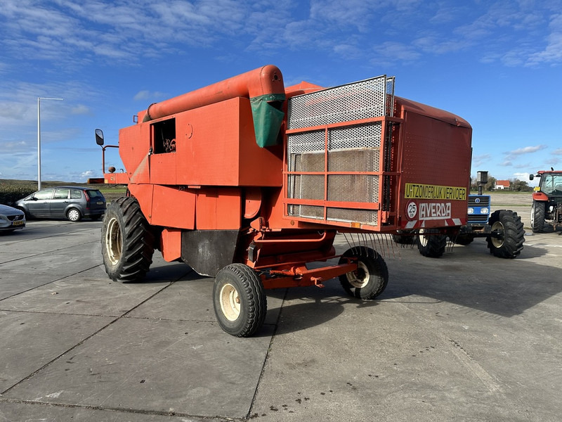 Moissonneuse-batteuse Laverda M150