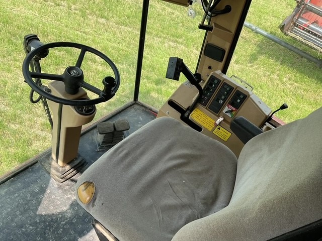 Moissonneuse-batteuse MASSEY FERGUSON 38RS