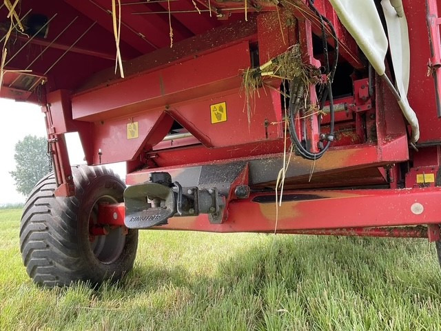 Moissonneuse-batteuse MASSEY FERGUSON 38RS