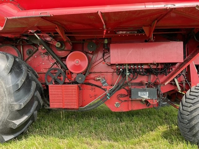 Moissonneuse-batteuse Massey Ferguson 38RS