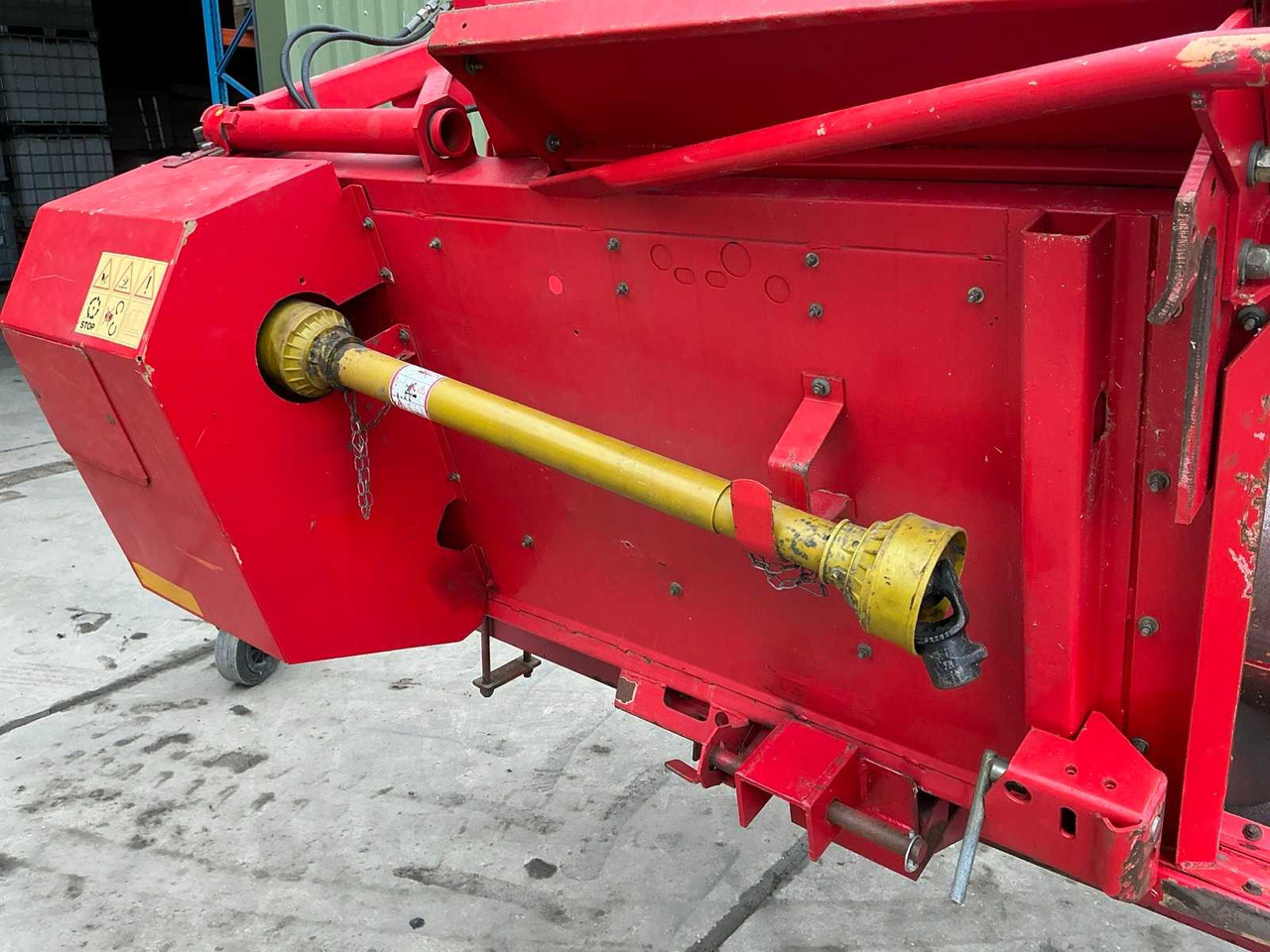 Moissonneuse-batteuse Massey ferguson MF30