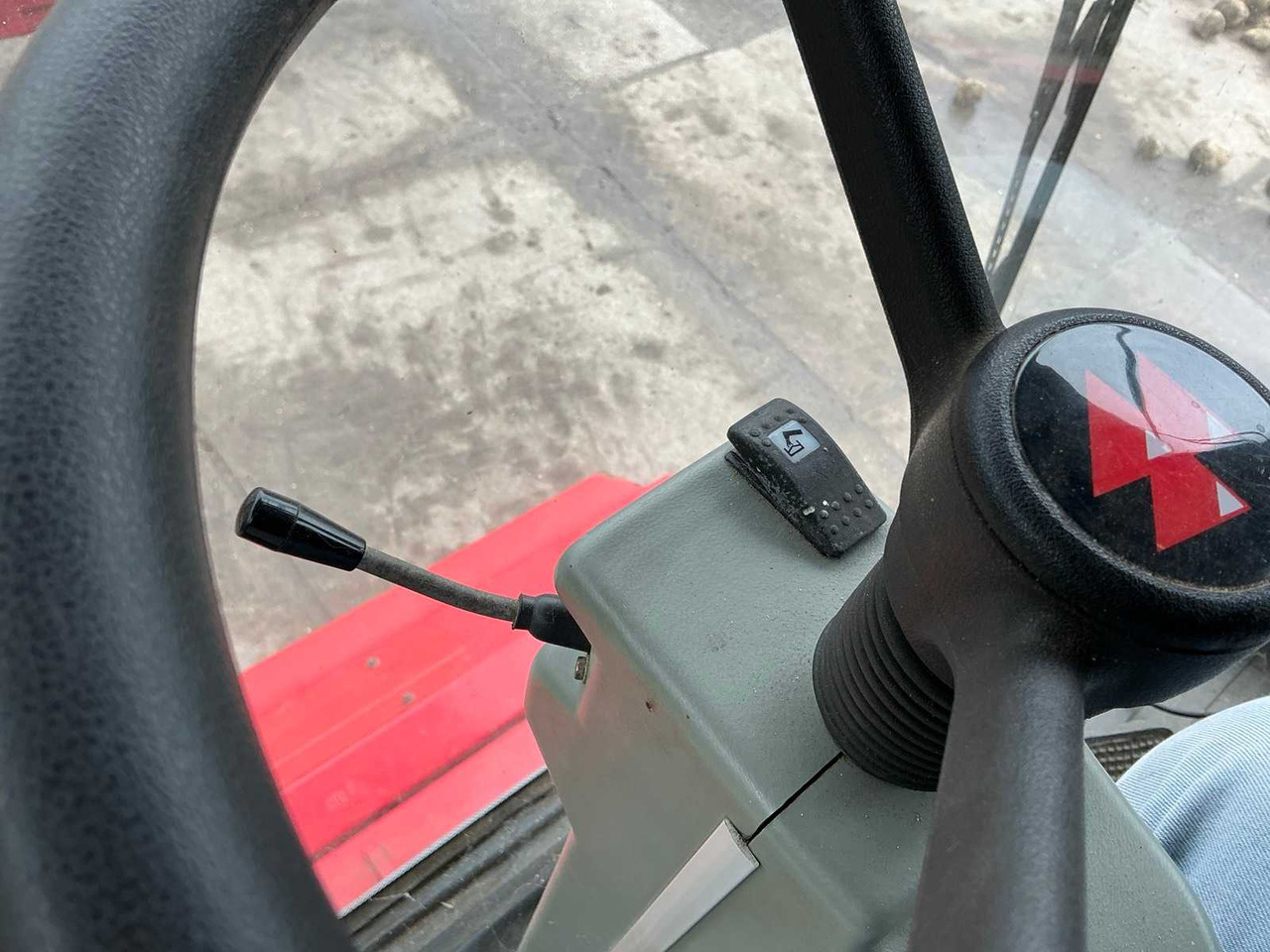 Moissonneuse-batteuse Massey ferguson MF30