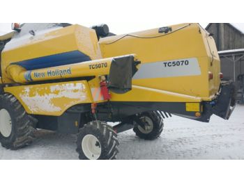 Moissonneuse-batteuse NEW HOLLAND TC 5070