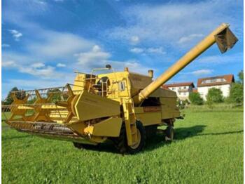 Moissonneuse-batteuse New Holland 8030