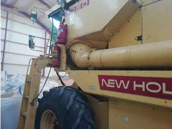 Moissonneuse-batteuse New Holland 8060