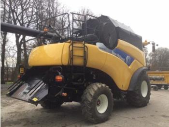 Moissonneuse-batteuse New Holland CR9070