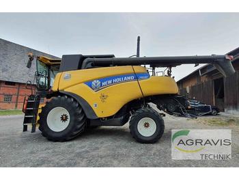 Moissonneuse-batteuse New Holland CR 8.80