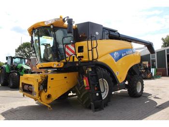 Moissonneuse-batteuse New Holland CR 9080