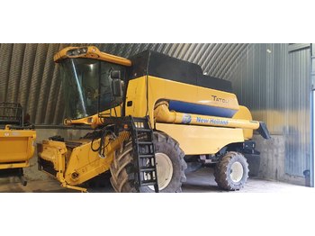 Moissonneuse-batteuse New Holland CS6050