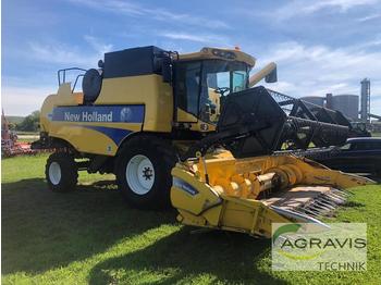 Moissonneuse-batteuse New Holland CSX 7040