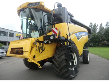Moissonneuse-batteuse New Holland CX 5090