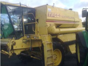 Moissonneuse-batteuse New Holland TF 44