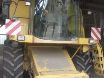 Moissonneuse-batteuse New Holland TX62