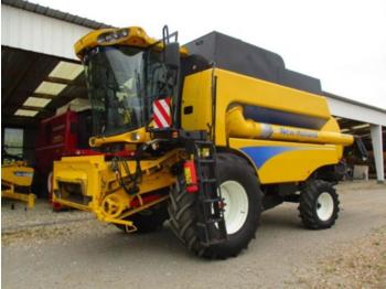 Moissonneuse-batteuse New Holland csx7040