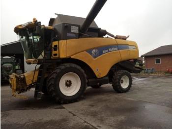 Moissonneuse-batteuse New Holland cx860