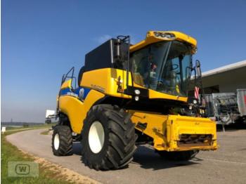 Moissonneuse-batteuse New Holland cx 6080