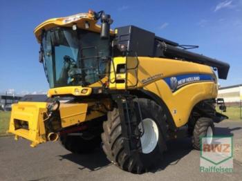 Moissonneuse-batteuse New Holland cx 7080 elevation