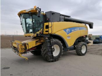 Moissonneuse-batteuse New Holland cx 760