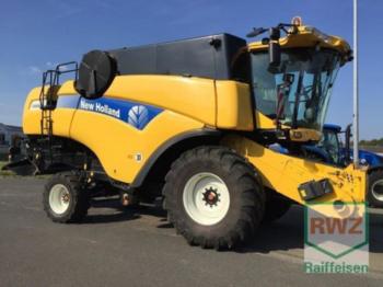 Moissonneuse-batteuse New Holland cx 8040