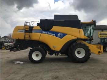 Moissonneuse-batteuse New Holland cx 8060