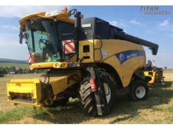 Moissonneuse-batteuse New Holland cx 8070