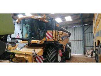 Moissonneuse-batteuse New Holland cx 8070