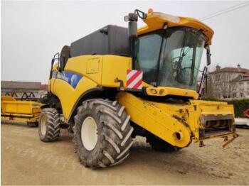 Moissonneuse-batteuse New Holland cx 8080
