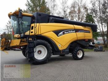 Moissonneuse-batteuse New Holland cx 820