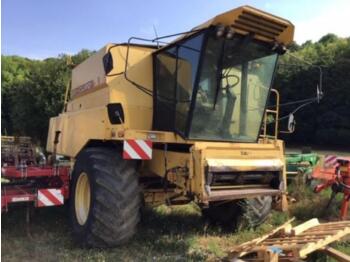 Moissonneuse-batteuse New Holland tx36