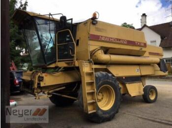 Moissonneuse-batteuse New Holland tx 32