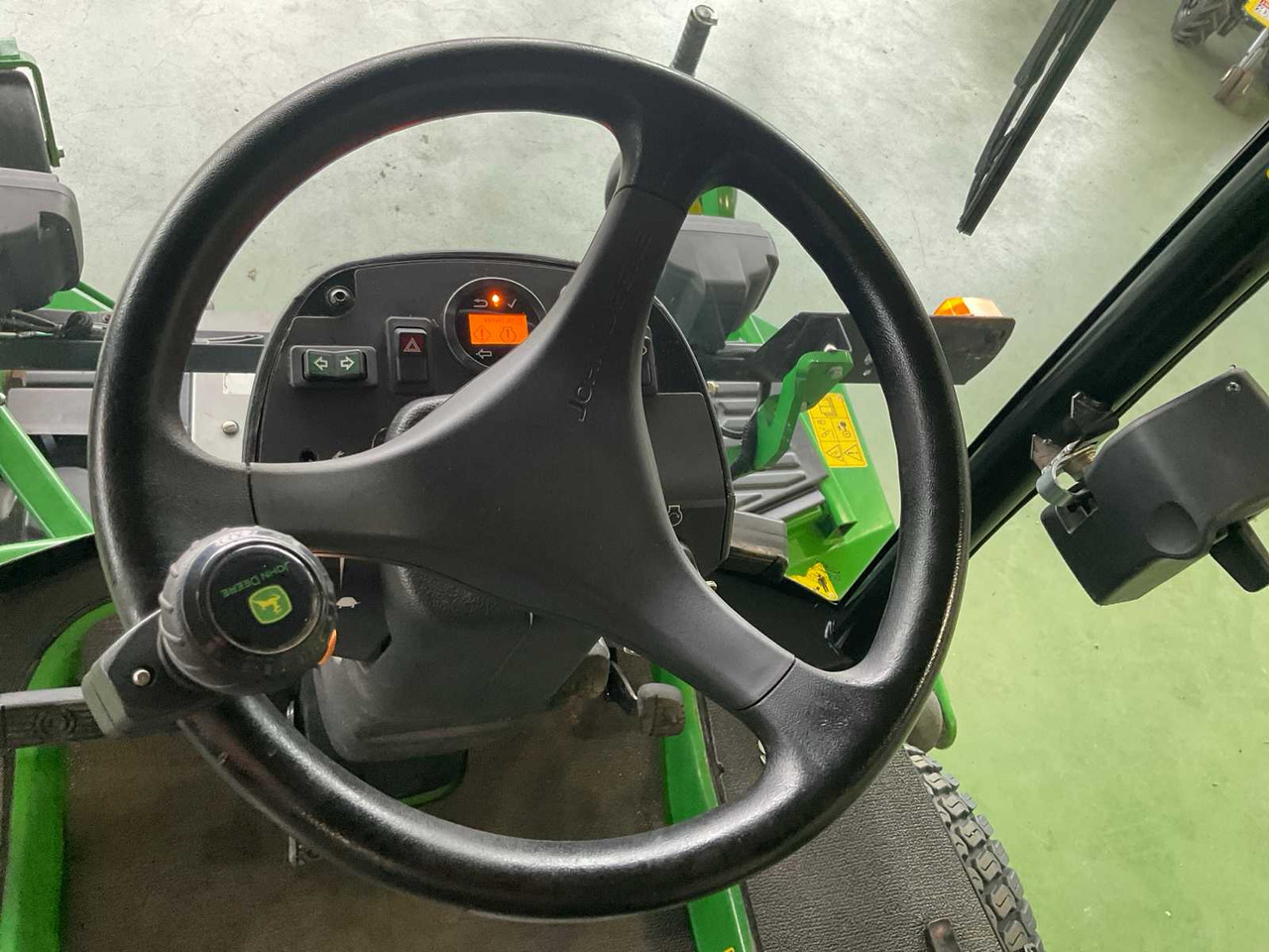 Motofaucheuse John Deere 1585 TerrainCut