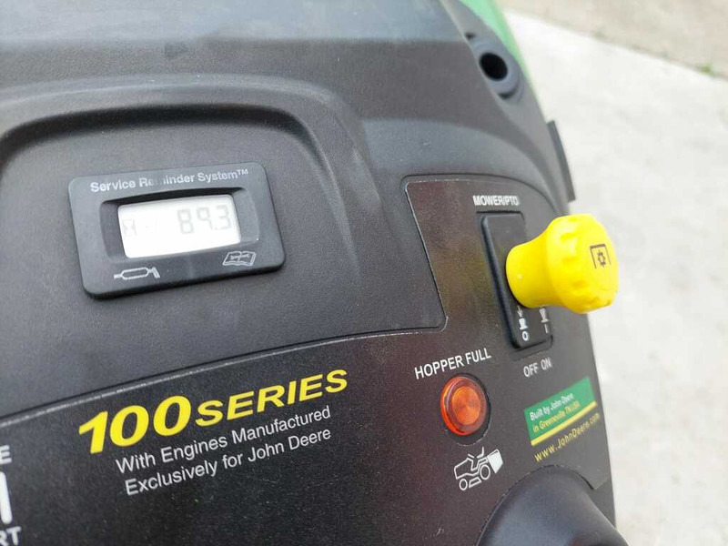 Motofaucheuse John Deere X 135R