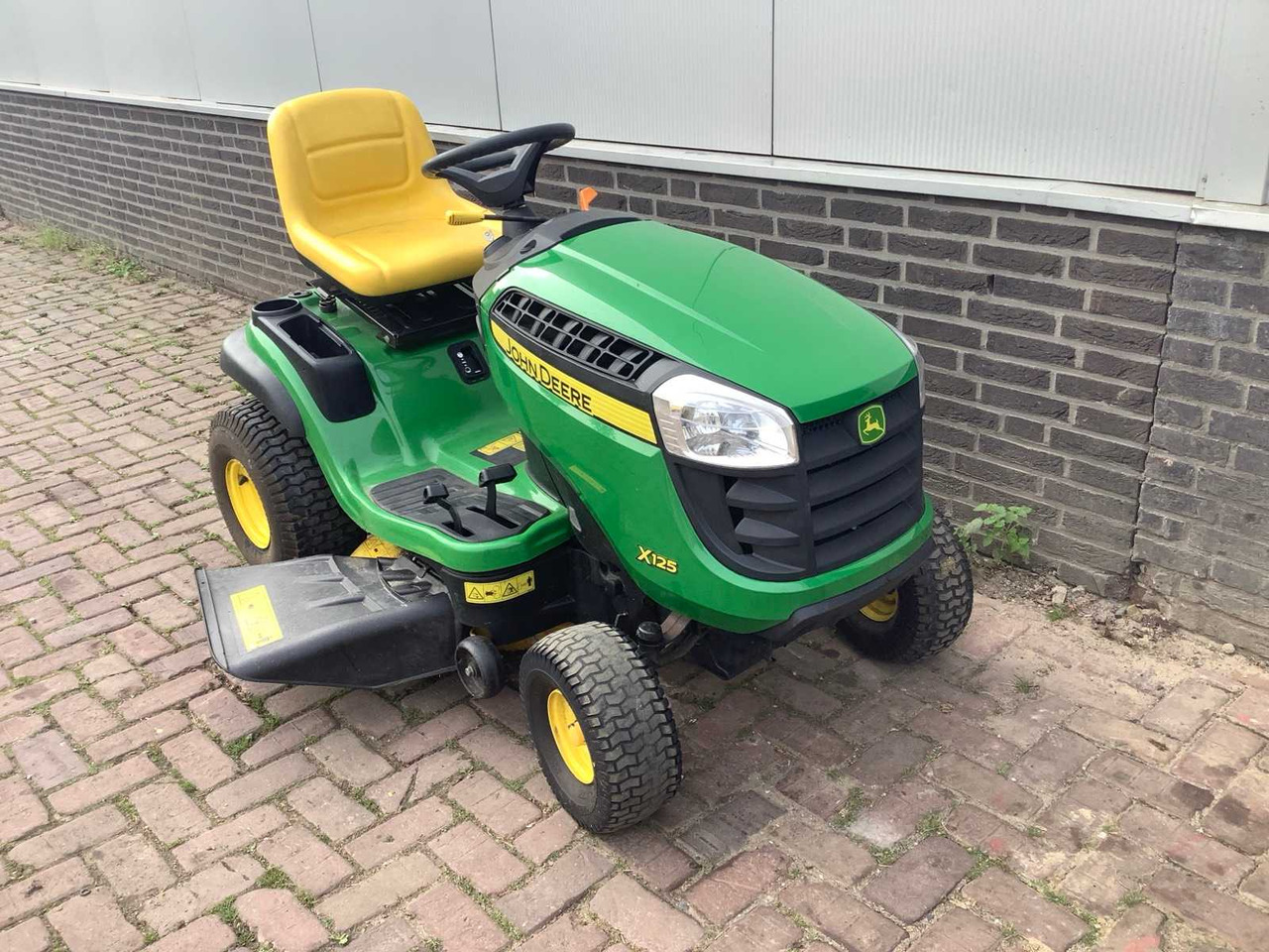 Motofaucheuse John Deere x125