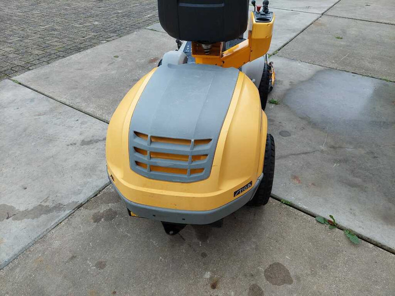 Motofaucheuse Stiga Park Svan