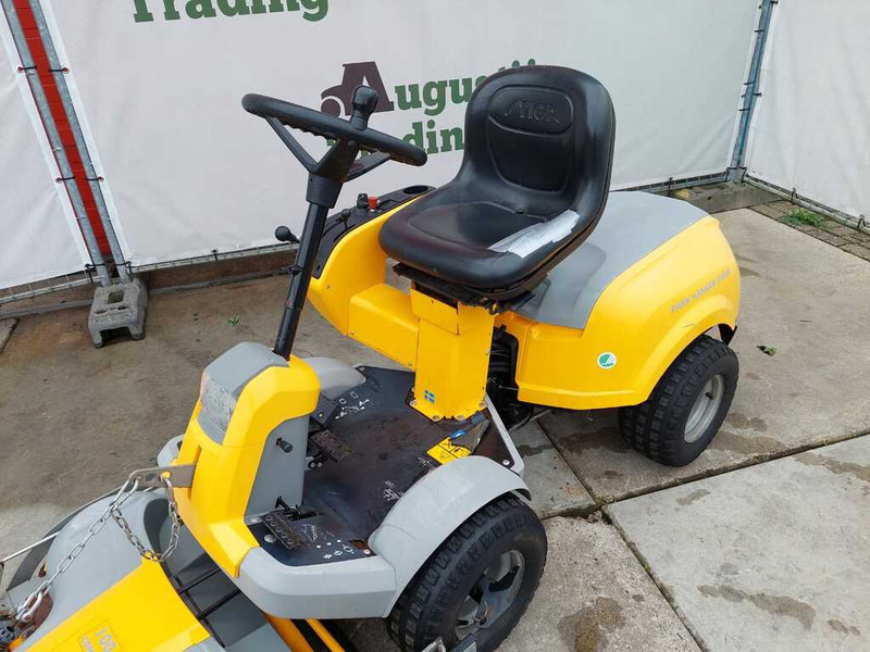 Motofaucheuse Stiga Park Svan