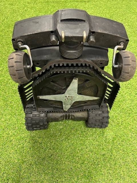 Motofaucheuse WIPER I 180S ROBOTMAAIER