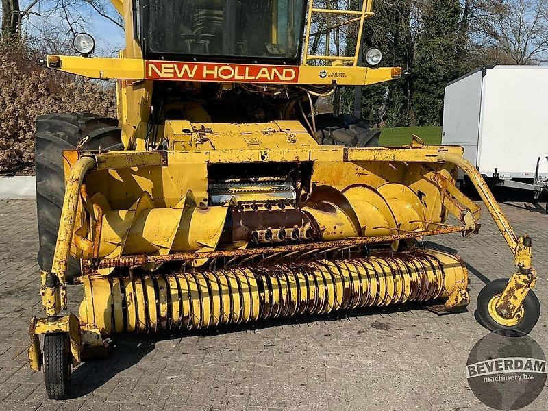 Machine agricole New Holland 2305