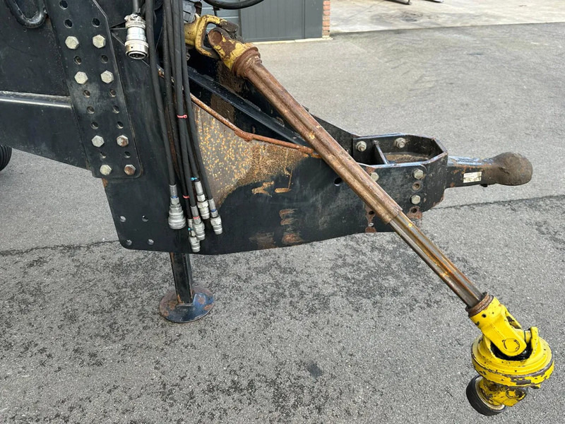 Machine agricole New Holland BB940A CropCutter