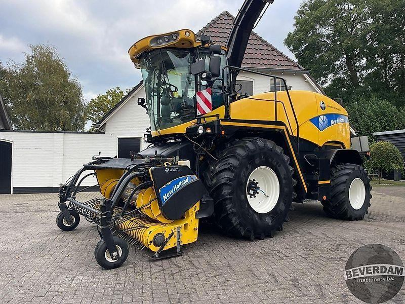 Machine agricole New Holland FR9090