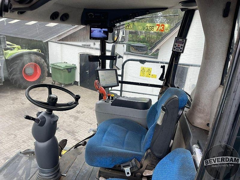 Machine agricole New Holland FR9090