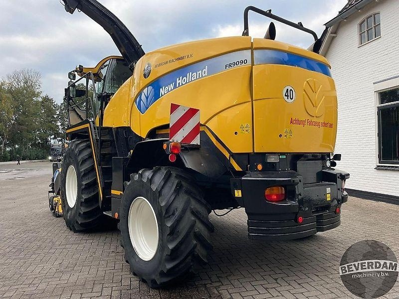 Machine agricole New Holland FR9090