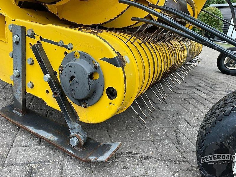 Machine agricole New Holland FR9090