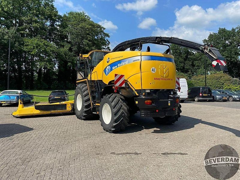 Machine agricole New Holland FR 9090