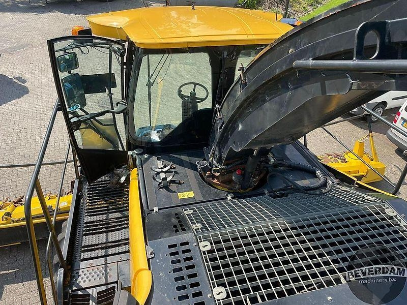 Machine agricole New Holland FR 9090