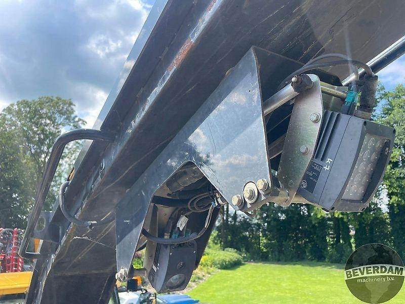 Machine agricole New Holland FR 9090