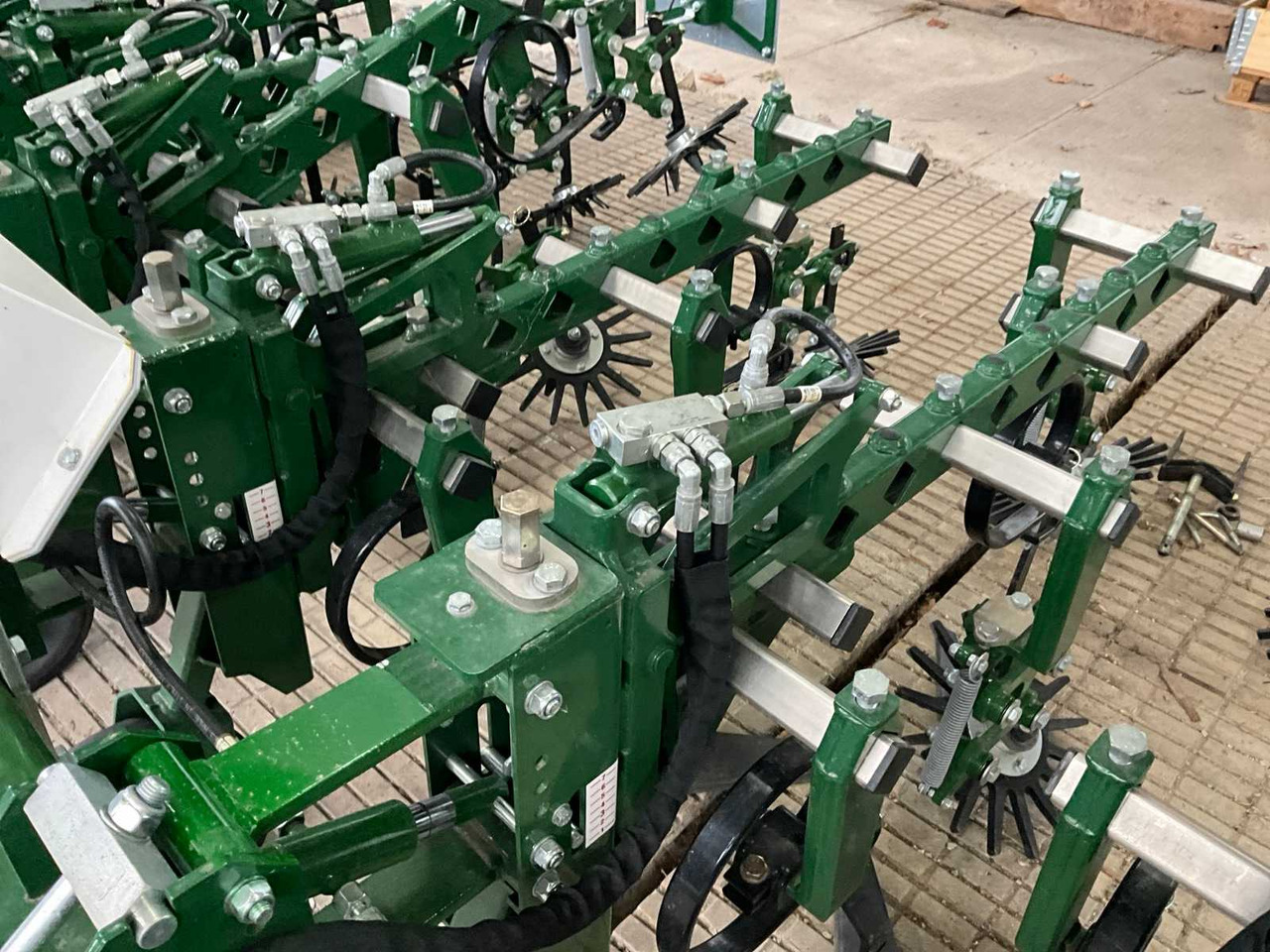 Outils du sol Garford Interrow 12 rijer