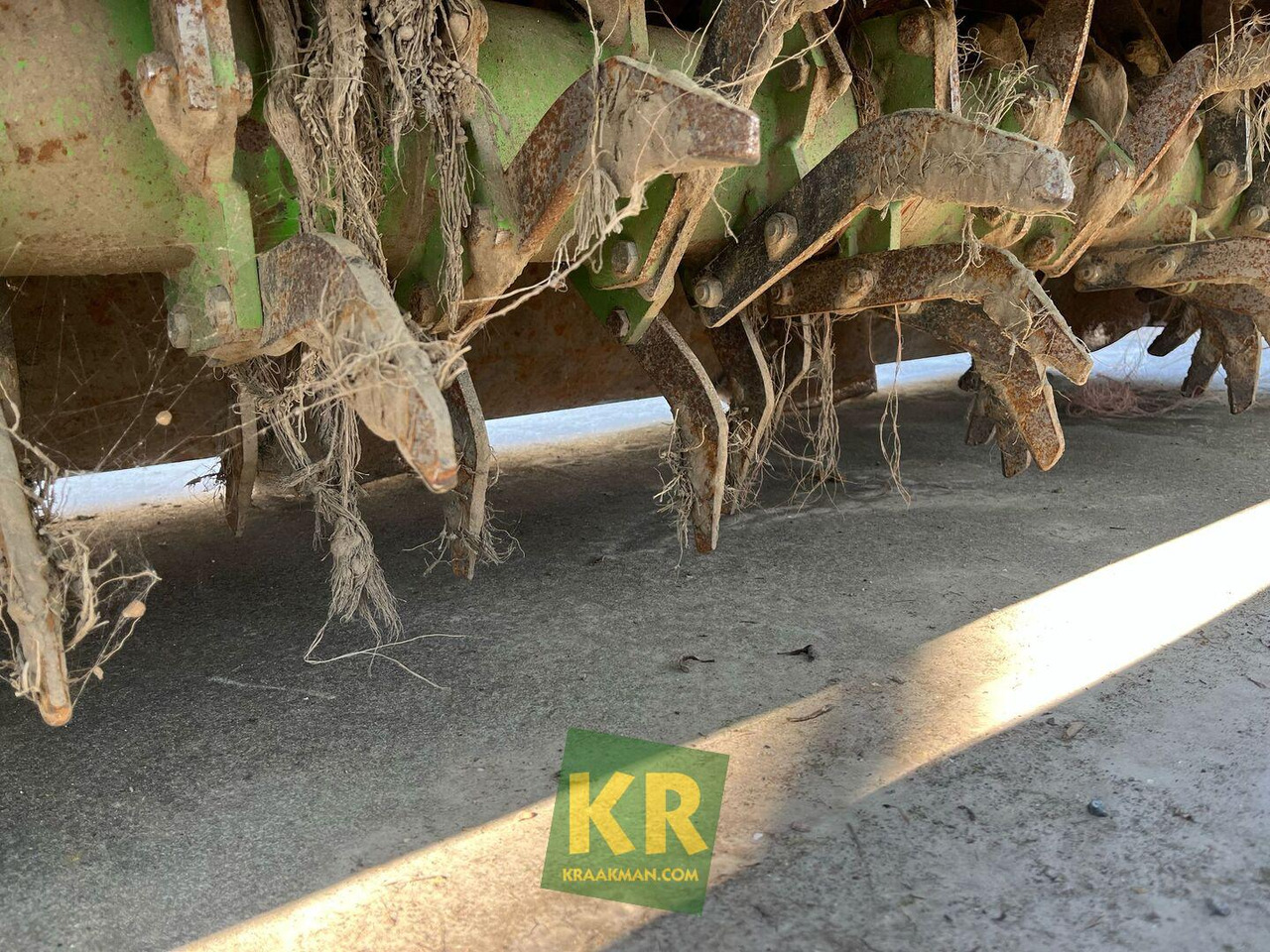 Outils du sol Multivator AVR