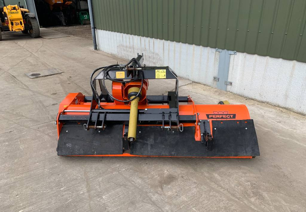 Broyeur/ Épareuse Perfect 2.10 meter Front and Rear Flail Mower: photos 9