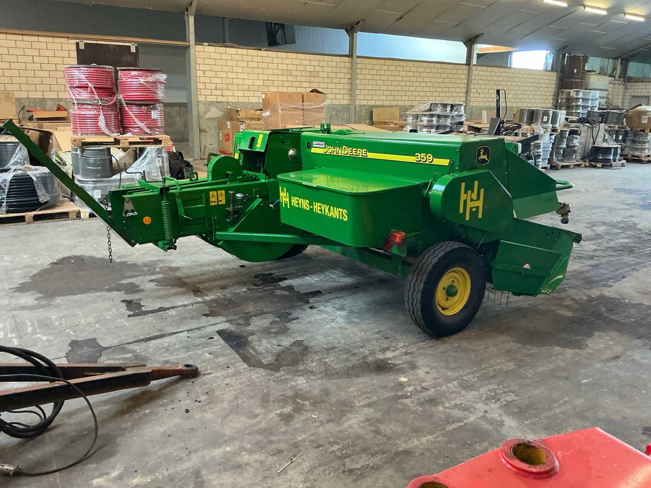 Presse à balles cubiques John Deere 359